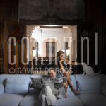 15-07-2004 Jort Kelder / Georgina Verbaan  Jort Kelder and Georgina Verbaan at home in Nigtevecht, by order of Pulse Magazine. July 15, 2004.

[keywords]Posed, Livingroom, Sofa, Cat[/keywords]